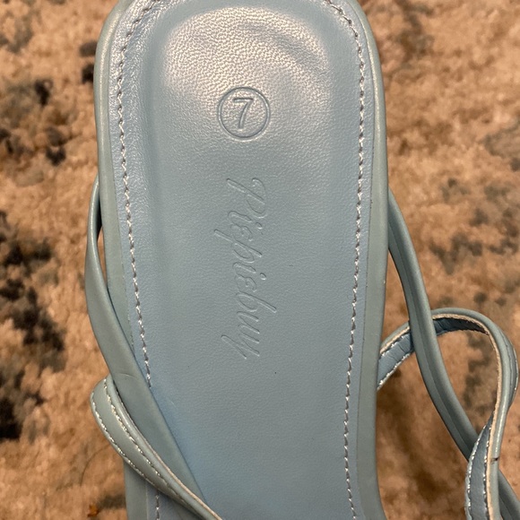 Heels - Picture 3 of 4